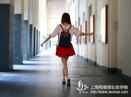 女孩学美甲有前途吗？学美甲要多长时间能学会？